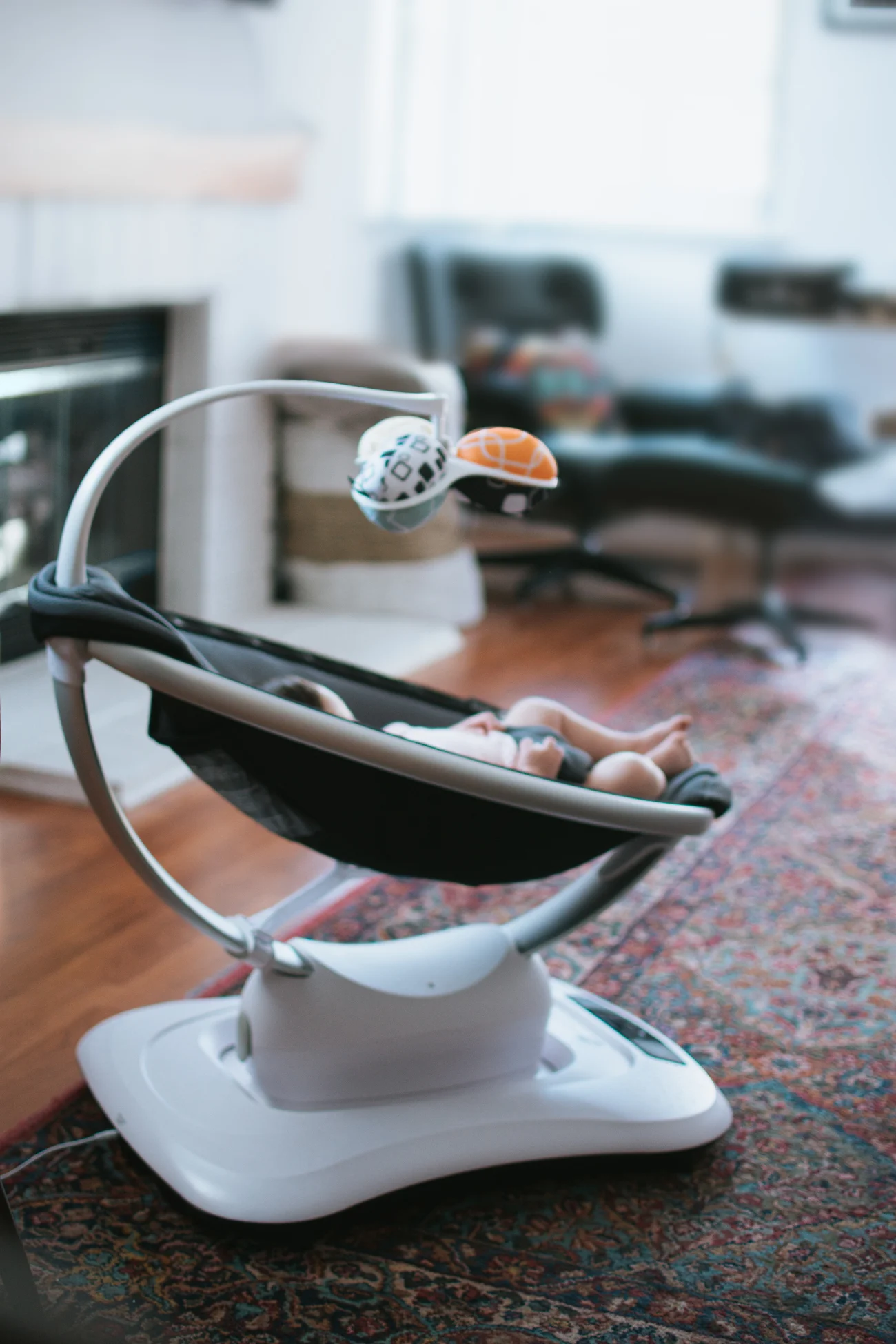 The Pacific Standard — Is the 4Moms Mamaroo Worth the Price?